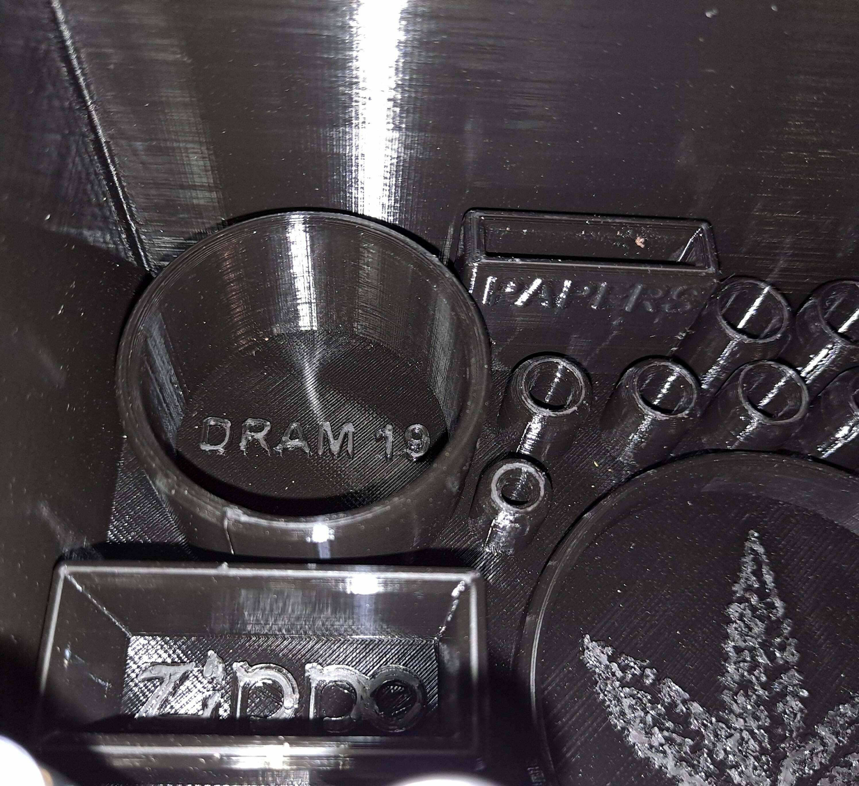 STL file THC DESIGN CANNABIS ROLLING BOX & TRAY WITH COMPARTMENTS FOR